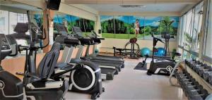 Fitness centrum a/nebo fitness zařízení v ubytování Sun on Hin Nam