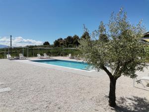 Agriturismo Incanto della Natura内部或周边的泳池