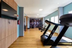 Fitness centrum a/nebo fitness zařízení v ubytování Loft aconchegante, vista mar lateral, vaga privativa