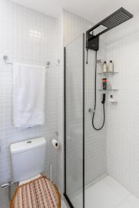 Koupelna v ubytování Loft aconchegante, vista mar lateral, vaga privativa + 20 fotografií