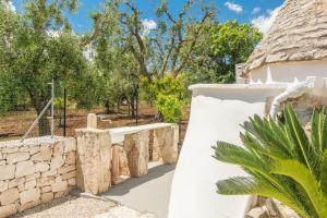 Gallery image of Trullo Pioppo gigante - jacuzzi in San Michele Salentino