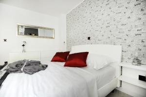 Posteľ alebo postele v izbe v ubytovaní Feel Good Penthouse With Jacuzzi