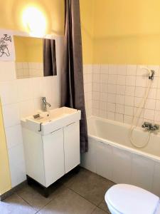 Koupelna v ubytování Gîte de Groupe de la Semois
