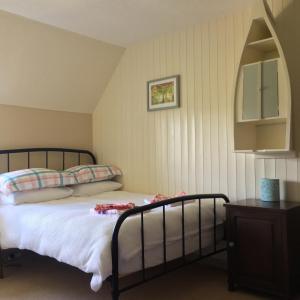 Ένα ή περισσότερα κρεβάτια σε δωμάτιο στο Ardmore House B&B