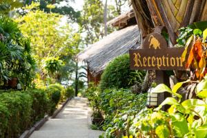 Сад в Baan Krating Phuket Resort -SHA Plus