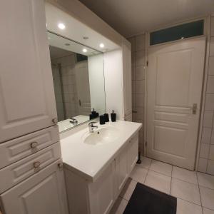 Luxe B&B Vroelen-Noorbeek tesisinde bir banyo