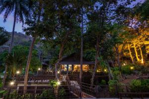 Сад в Baan Krating Phuket Resort -SHA Plus