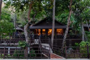 Сад в Baan Krating Phuket Resort -SHA Plus