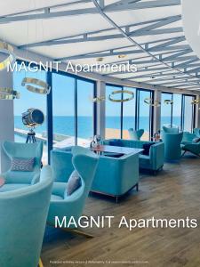 Zábavný večerný program pre hostí v ubytovaní MAGNIT Apartments у самого моря