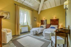 Postel nebo postele na pokoji v ubytování Relais Pian Di Vico + 37 fotografií
