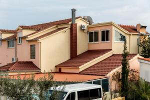 Budova, v ktorej sa apartmán nachádza