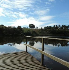 A piscina localizada em Hotel Pousada Guayporã ou nos arredores