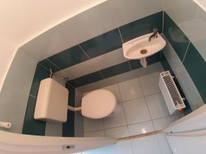 A bathroom at ALFA Szálláshely