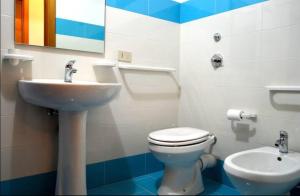 Kúpeľňa v ubytovaní Villa PARADISE BIFAMILIARE San vito lo capo