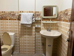 A bathroom at Hotel Continental