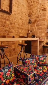 Gallery image of Honey suite in ‘Akko