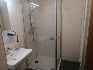 Vannituba majutusasutuses Ferienhof Gindl und Gästehaus Gindl