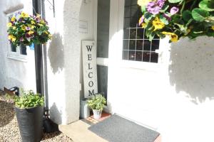 The facade or entrance of Avonlea Guest House 