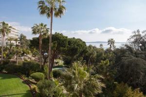 Foto dalla galleria di STUDIO STANDING VUE MER 2 PERS. 5 min.CANNES a Vallauris