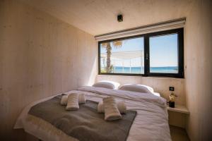 Gallery image of Arcadia Eco-Luxe Mobile Homes with infinity pool by OIKO Collection in Privlaka