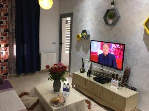 TV a/nebo společenská místnost v ubytování Appart Haut Standing à Tunis