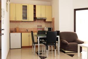Kuchyň nebo kuchyňský kout v ubytování Apartment in Zadar with balcony, air conditioning, WiFi 858-3