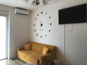 Televízia a/alebo spoločenská miestnosť v ubytovaní B&B La Terrazza