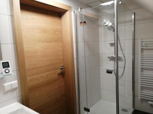 Vannituba majutusasutuses Ferienhof Gindl und Gästehaus Gindl