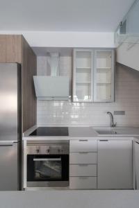 Η κουζίνα ή μικρή κουζίνα στο LUXURY 3 BED, 2 BATH DETACHED VILLA, PRIME LOCATION, ONLY 400 MTRS TO THE BEACH