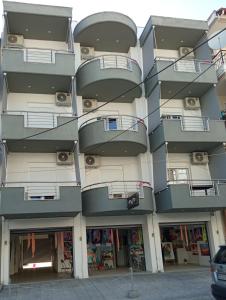 Budova, kde se aparthotel nachází