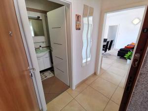 ห้องน้ำของ Apartments in Crikvenica 5746