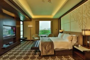 Postel nebo postele na pokoji v ubytování InterContinental Dhaka by IHG