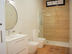 Ванная комната в Apartamentos Casa Tuli B, ALJARAQUE