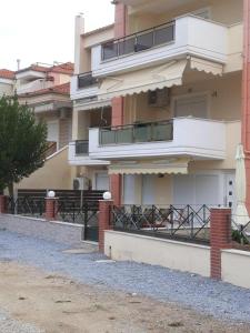 Το κτήριο όπου στεγάζεται  το διαμέρισμα