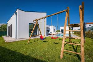 Herní místnost nebo prostor pro děti v ubytování Villa Mateo with heated pool
