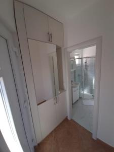 Koupelna v ubytování Apartments Čobanov + 29 fotografií