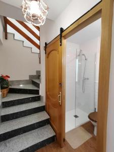 Kylpyhuone majoituspaikassa Casa Carreira Bierzo