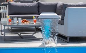 Bazén v ubytování King Luxury Apartment with private Pool nebo v jeho okolí