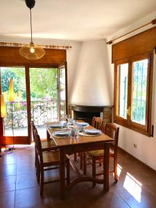Reštaurácia alebo iné gastronomické zariadenie v ubytovaní Casa Diana: Vista al mar y 3min a la playa y 30min a PortAventura