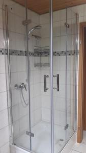 Ванна кімната в Haus Wald und Wiese Wohnung Wiese