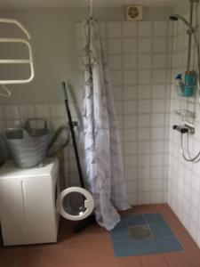Vannituba majutusasutuses Inga-Majs stuga