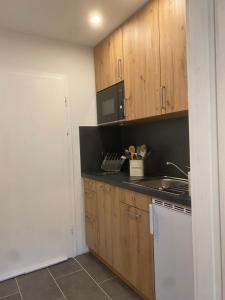 Kuchyň nebo kuchyňský kout v ubytování Haus am Sonnenberg,Todtnauberg, Ferienwohnung 002, direkt am Skilift-Skipiste, Nähe Feldberg