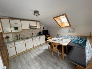 Kuchyň nebo kuchyňský kout v ubytování Appartements Alpenblick