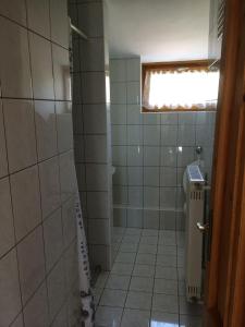 Et badeværelse på Frankie Holiday Apartment III.