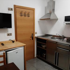 Kuchyňa alebo kuchynka v ubytovaní Habitaciones La MAR