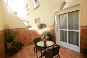 Un balcón o terraza en Hotel Goartín