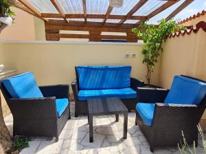 Posezení v ubytování Holiday Home "Mala kuća " with heated pool