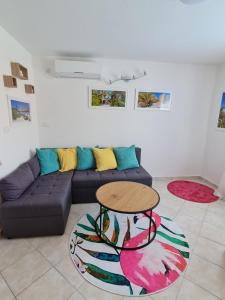 Posezení v ubytování Holiday Home "Mala kuća " with heated pool