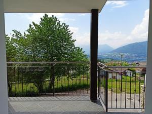A general mountain view or a mountain view taken from Az apartmant