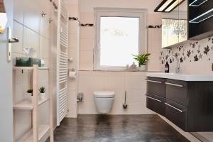 Φωτογραφία από το άλμπουμ του ApartZ - Bad Harzburg - Apartment mit Sauna in idealer Lage mit Bergblick σε Bad Harzburg